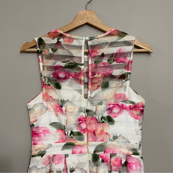 Lipsy London Floral Dress - Picture 7 of 16